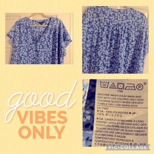 Banana Republic Blue and White Flower Blouse - XL -like New Condition